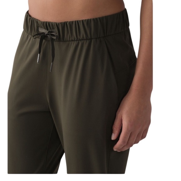 Lululemon On The Fly Pants Olive Green Size 6 - Picture 4 of 12